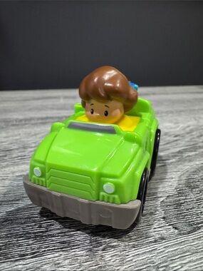 Fisher-Price Little People Wheelies: Green & Blue Tow Truck (2014) - Toy Vehicle